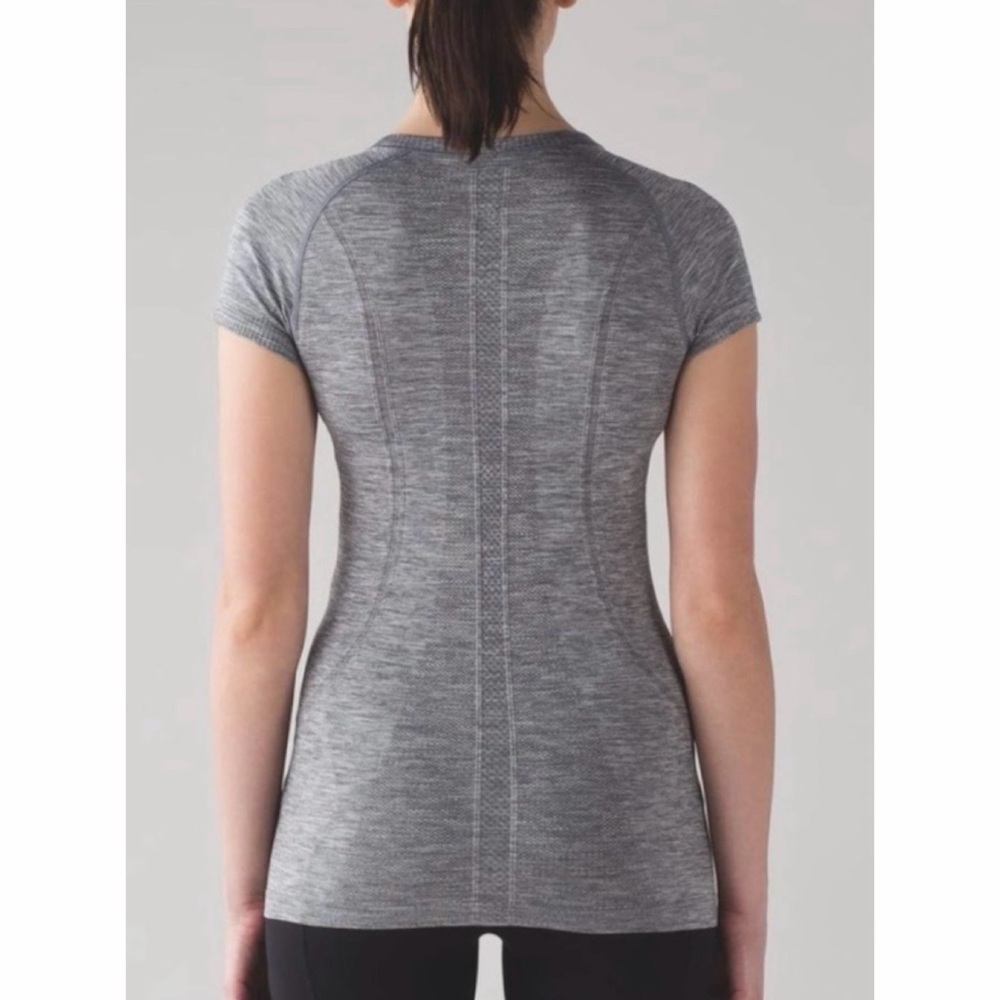 LULULEMON • Heather Gray Swiftly Tech Crewneck Short-Sleeve Athletic Shirt, 6 - Picture 3 of 15